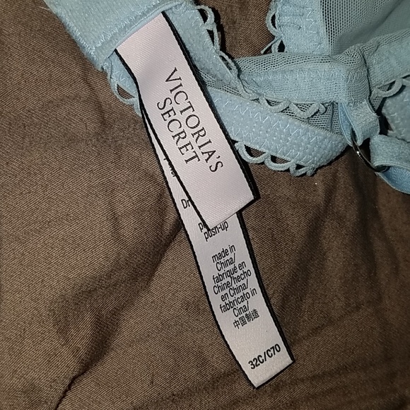 Victoria's Secret Padded Push Up Lace Bra 32C - Picture 4 of 4